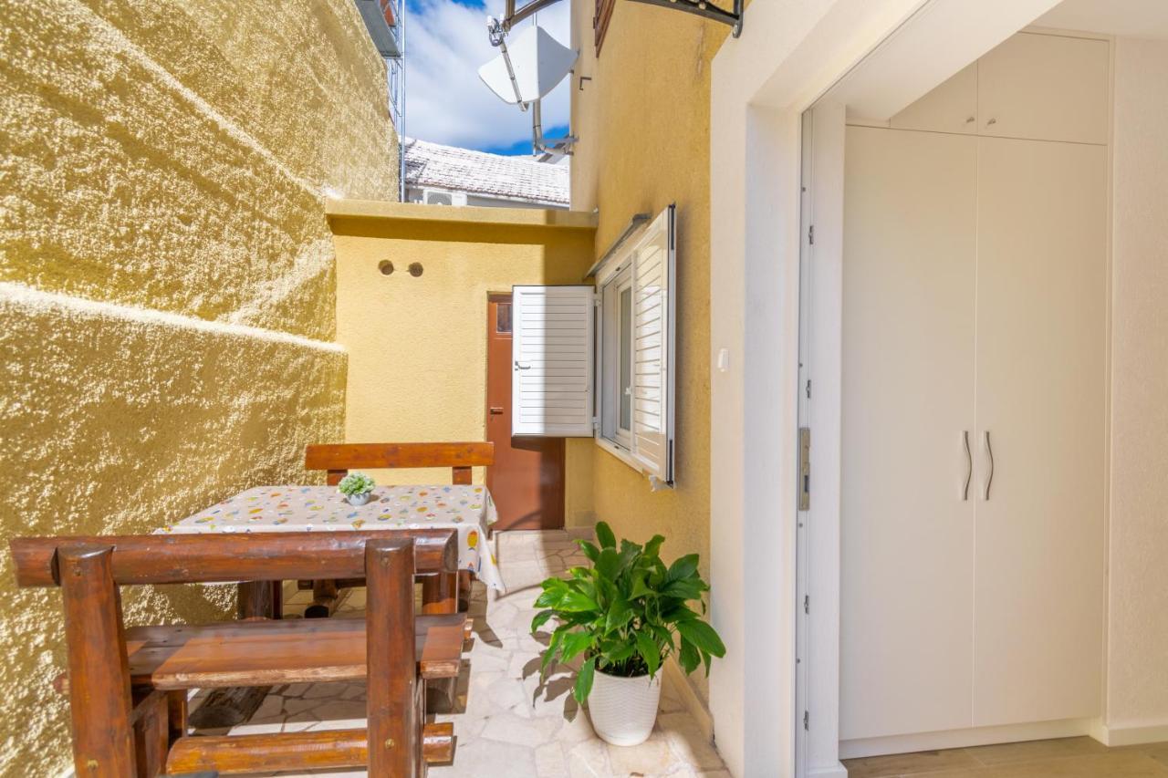 City Apartment 4 & 6 Makarska Esterno foto